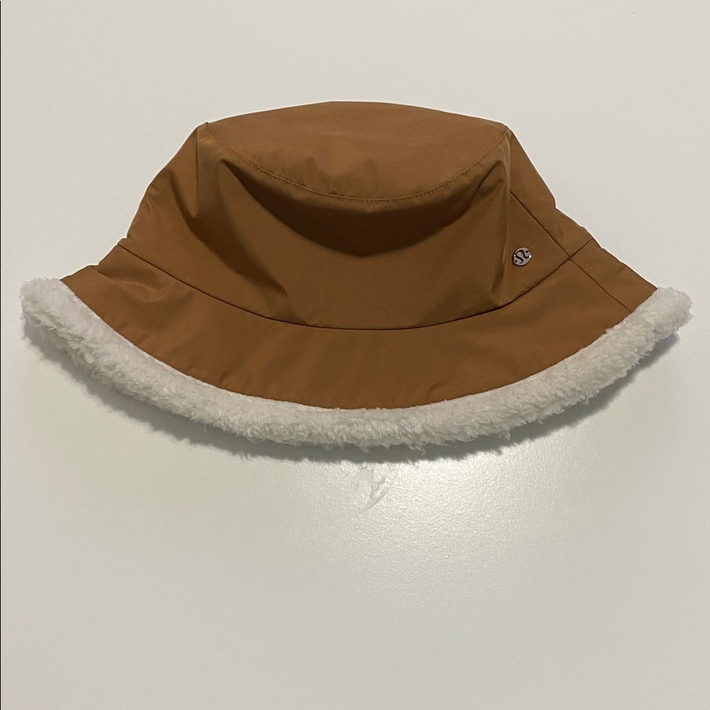 Lululemon Boucle Fleece Reversible Bucket Hat - NWT - Picture 3 of 9